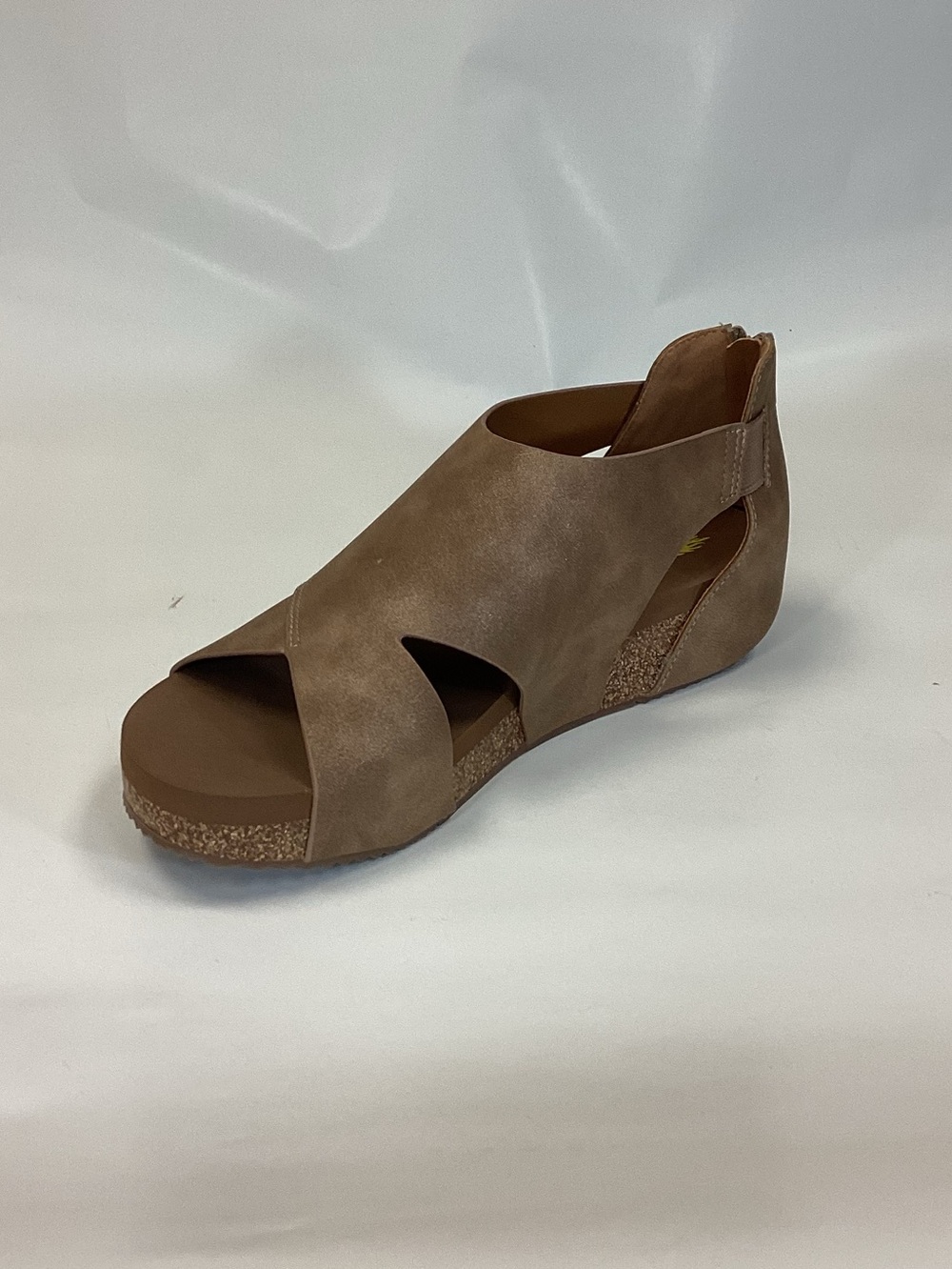 Women's Open-Toe Wedge Sandal in Light Brown